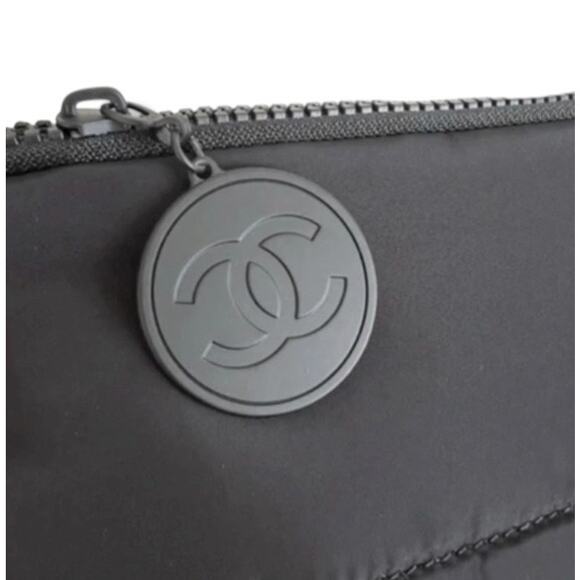 Chanel Beauty White/Cream Cosmetic Travel Pouch W/Dustbag - New in Bag - Picture 4 of 7